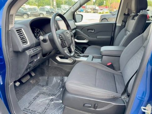 Used 2024 Nissan Frontier SV AWD/4WD image 12