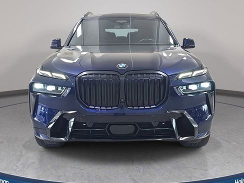 Used 2023 BMW X7 xDrive40i w/ Executive Package image 3