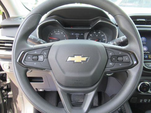 Used 2023 Chevrolet TrailBlazer LT w/ Convenience Package FWD image 22