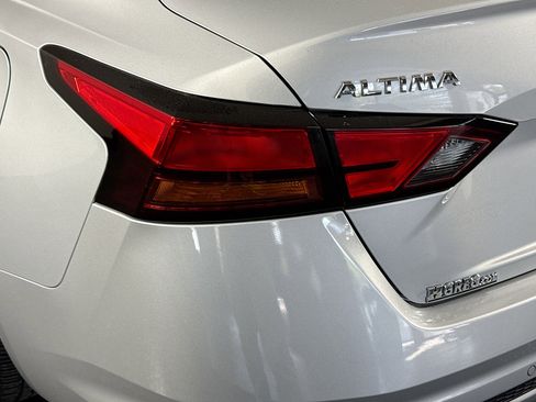 Used 2022 Nissan Altima 2.5 SV image 36