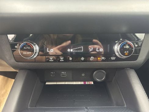 New 2025 Mitsubishi Outlander SE image 27