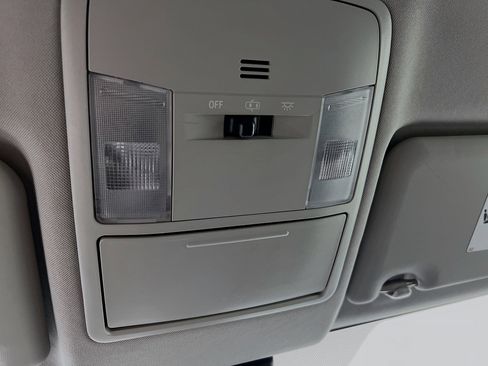 Used 2017 Toyota RAV4 LE image 21