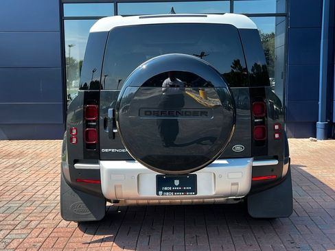 Used 2023 Land Rover Defender 110 S AWD/4WD image 4