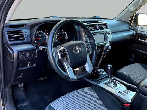 Used 2016 Toyota 4Runner SR5 AWD/4WD image 18