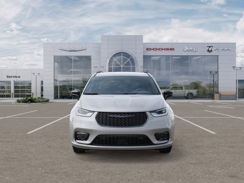New 2026 Chrysler Pacifica Select w/ S Appearance Package image 6