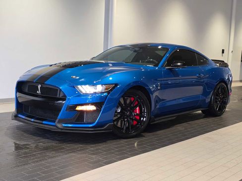 Used 2020 Ford Mustang Shelby GT500 w/ Technology Package RWD image 1