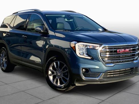 Used 2024 GMC Terrain SLT image 2