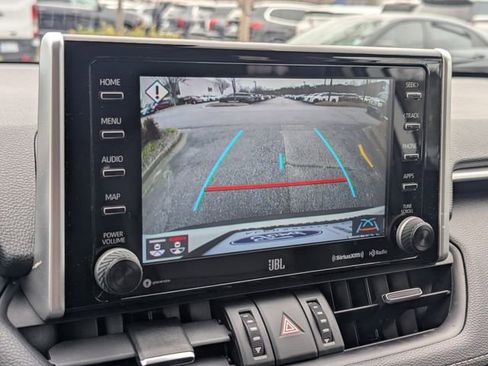 Used 2019 Toyota RAV4 XLE Premium image 21