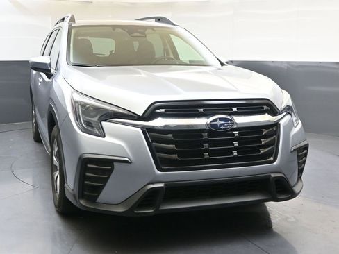 Used 2024 Subaru Ascent Premium w/ Convenience Package image 8