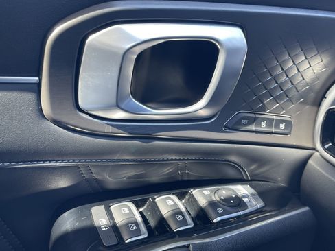 Used 2022 Kia Sorento SX image 21