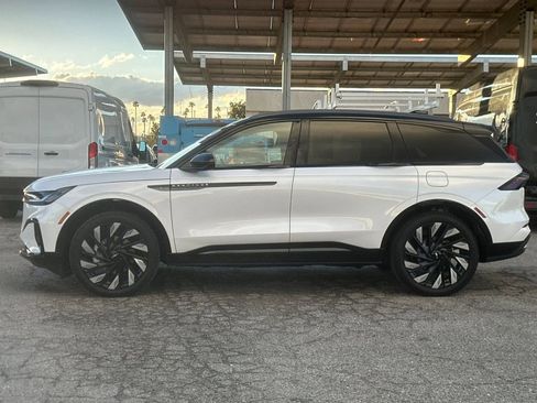 Certified 2025 Lincoln Nautilus Reserve w/ Jet Appearance Package image 7