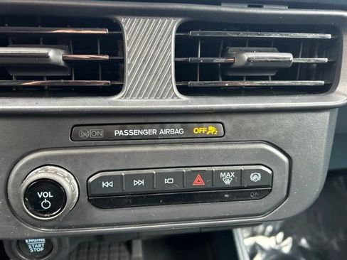 Used 2025 Ford Maverick Lariat w/ Black Appearance Package AWD/4WD image 19