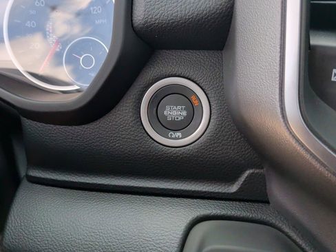 New 2026 RAM 1500 4x4 Crew Cab image 24