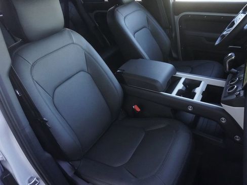 New 2026 Land Rover Defender 110 X-Dynamic SE image 24