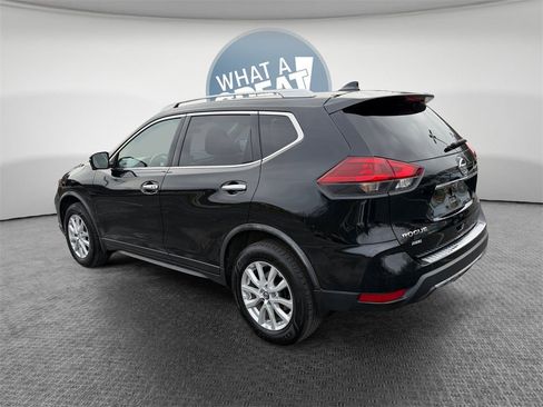 Used 2018 Nissan Rogue SV w/ Premium Package image 6