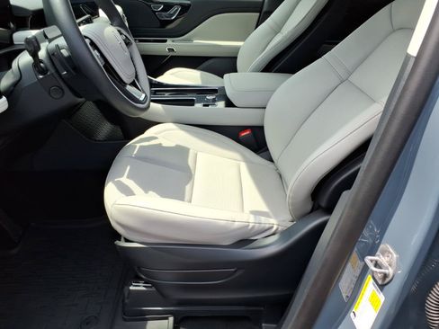 Used 2026 Lincoln Aviator AWD image 14