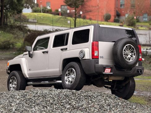 Used 2007 HUMMER H3 image 6