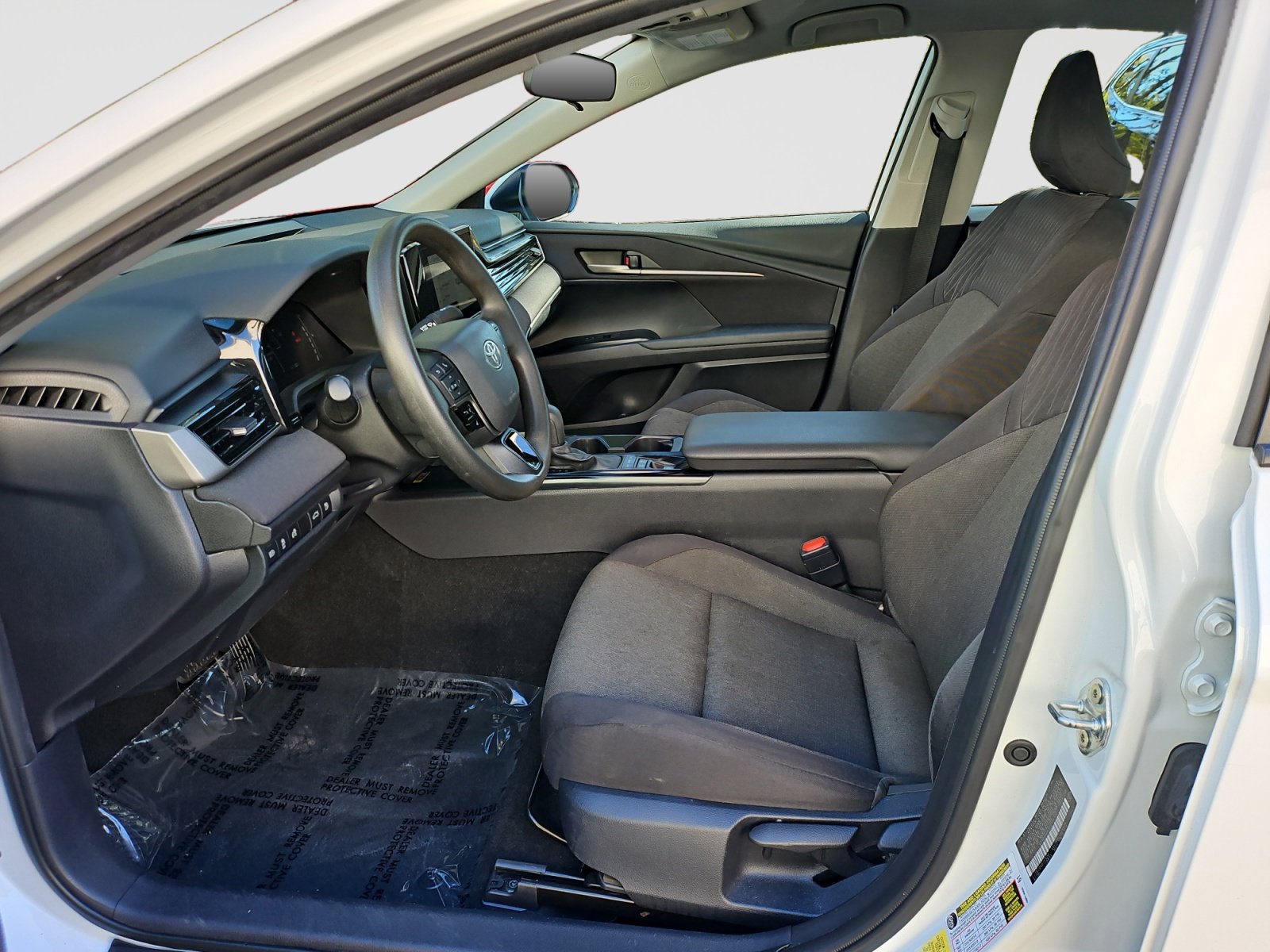 Used 2025 Toyota Camry LE FWD image 22