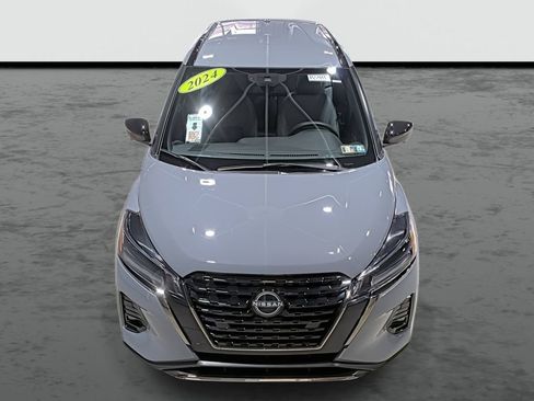 Used 2024 Nissan Kicks SR w/ SR Premium Package FWD image 6