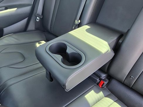 Used 2021 Hyundai Elantra Limited image 26