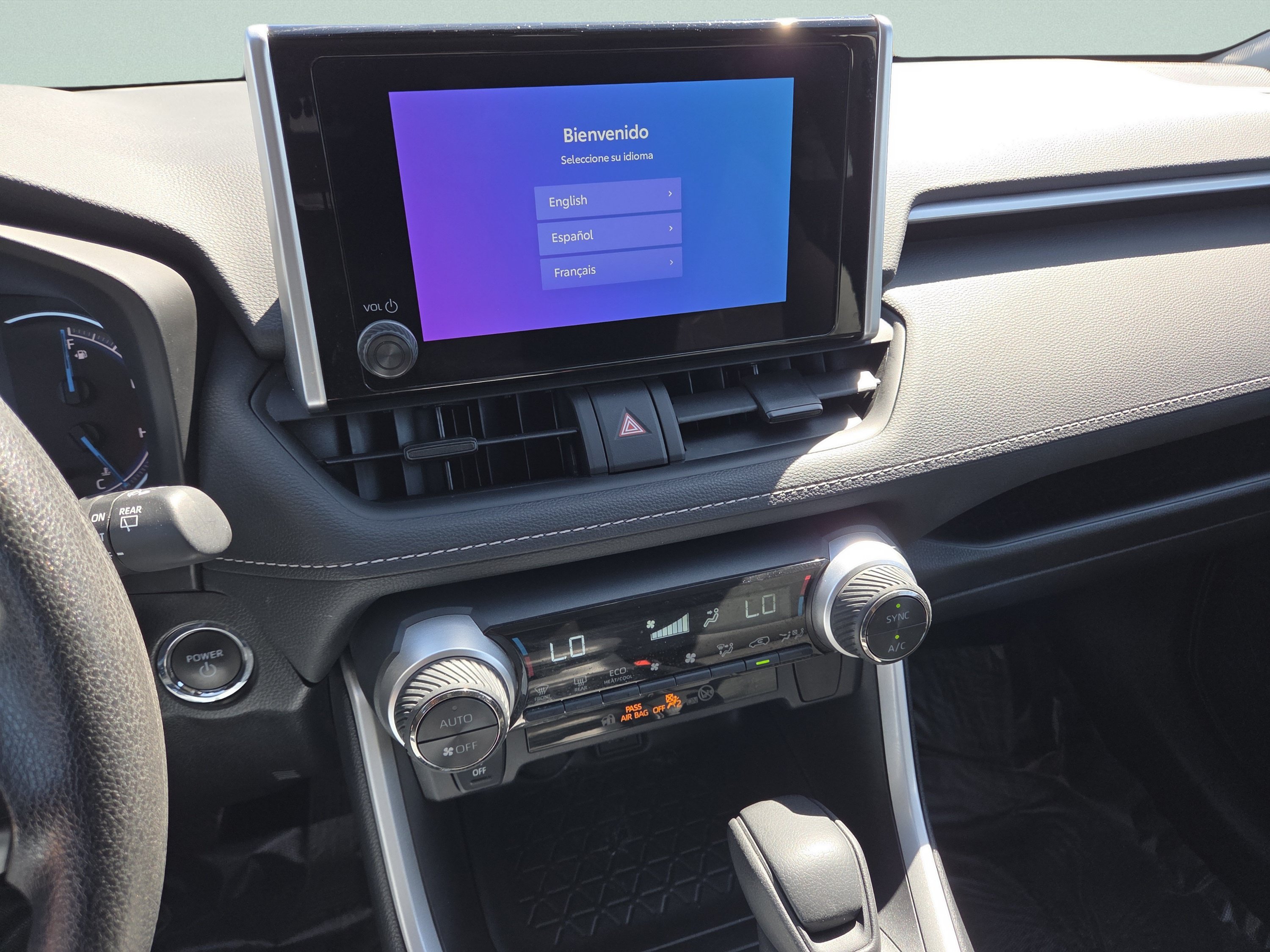 Used 2025 Toyota RAV4 XLE AWD/4WD image 33