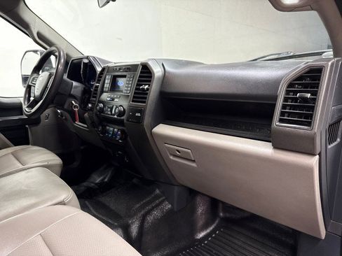 Used 2022 Ford F550 4x4 Crew Cab Super Duty w/ Power Equipment Group image 21