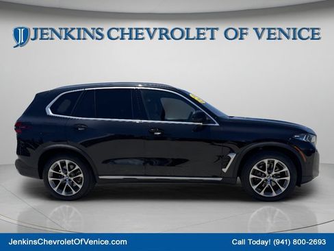 Used 2024 BMW X5 sDrive40i w/ Premium Package RWD image 2