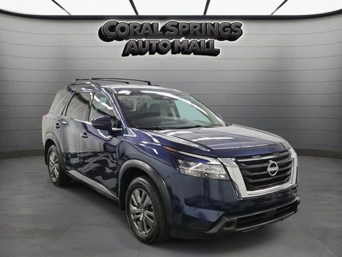 Certified 2022 Nissan Pathfinder SV FWD image 1
