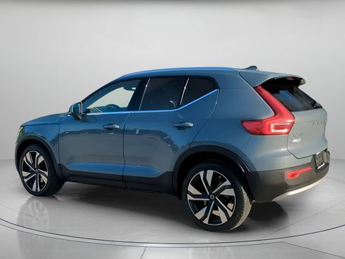 Used 2023 Volvo XC40 B5 Plus w/ Protection Package Premier AWD/4WD image 19