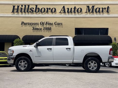 Used 2023 RAM 2500 Big Horn w/ Cold Weather Group AWD/4WD image 3
