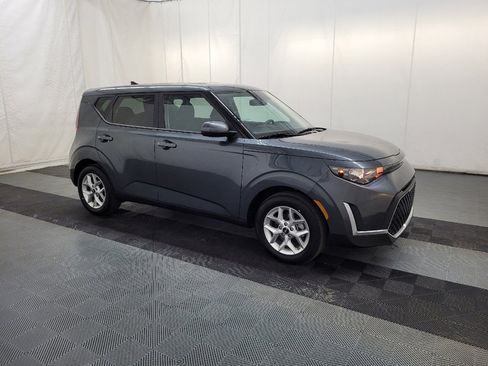 Used 2025 Kia Soul LX w/ LX Technology Package image 11
