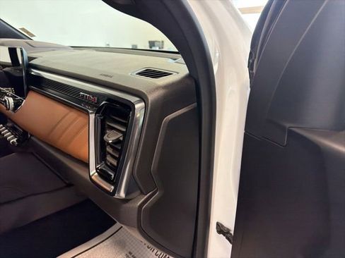 Used 2024 GMC Canyon AT4 w/ Canyon Safety Plus Package AWD/4WD image 36