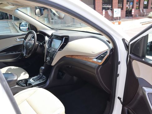 Used 2014 Hyundai Santa Fe Limited FWD image 17