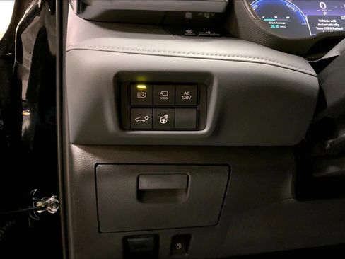 New 2026 Toyota Highlander Platinum AWD/4WD image 19