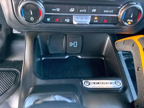 Used 2022 Ford Bronco Badlands image 35