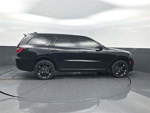 Used 2021 Dodge Durango SXT image 32