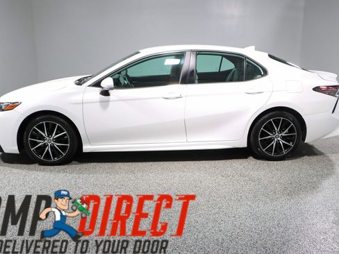 Used 2023 Toyota Camry SE FWD image 10