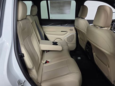 New 2026 Jeep Grand Cherokee Limited image 32