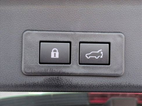 Used 2024 Subaru Ascent Touring AWD/4WD image 11