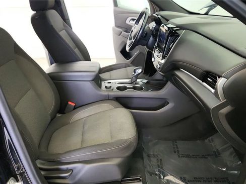 Used 2022 Chevrolet Traverse LT image 37