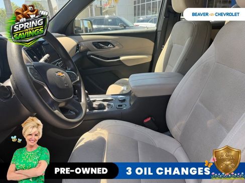 Used 2023 Chevrolet Traverse LS image 8