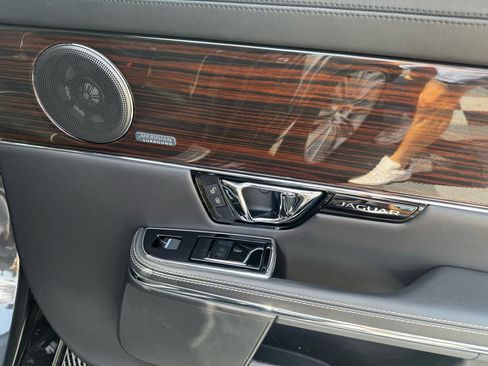 Used 2015 Jaguar XJ L Portfolio AWD/4WD image 32