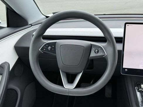 Used 2025 Tesla Model 3 Long Range AWD/4WD image 9