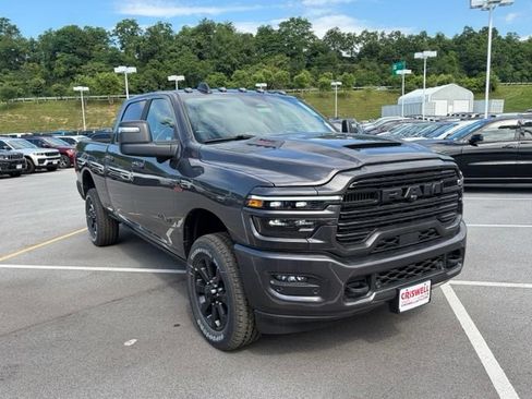New 2026 RAM 2500 Laramie AWD/4WD image 2
