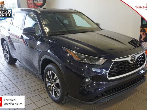 Used 2025 Toyota Highlander XLE FWD image 1