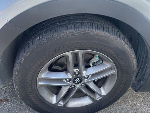 Used 2018 Hyundai Santa Fe Sport image 3