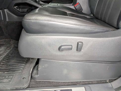 Used 2022 Nissan Frontier PRO-4X w/ Pro-4X Premium Package image 39