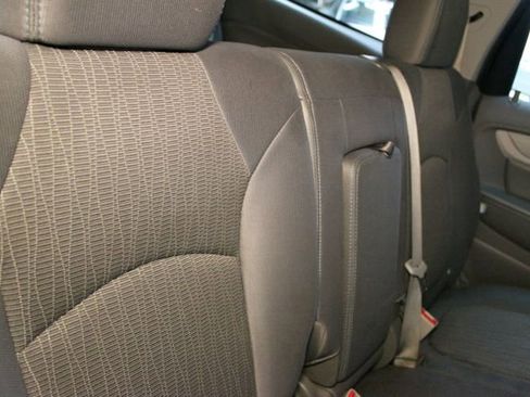 Used 2017 Chevrolet Traverse LT FWD image 13