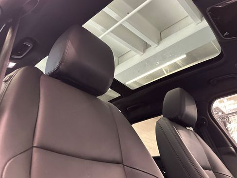 Certified 2026 Land Rover Range Rover Velar S image 25