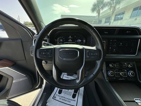 Used 2023 GMC Yukon Denali Ultimate AWD/4WD image 22